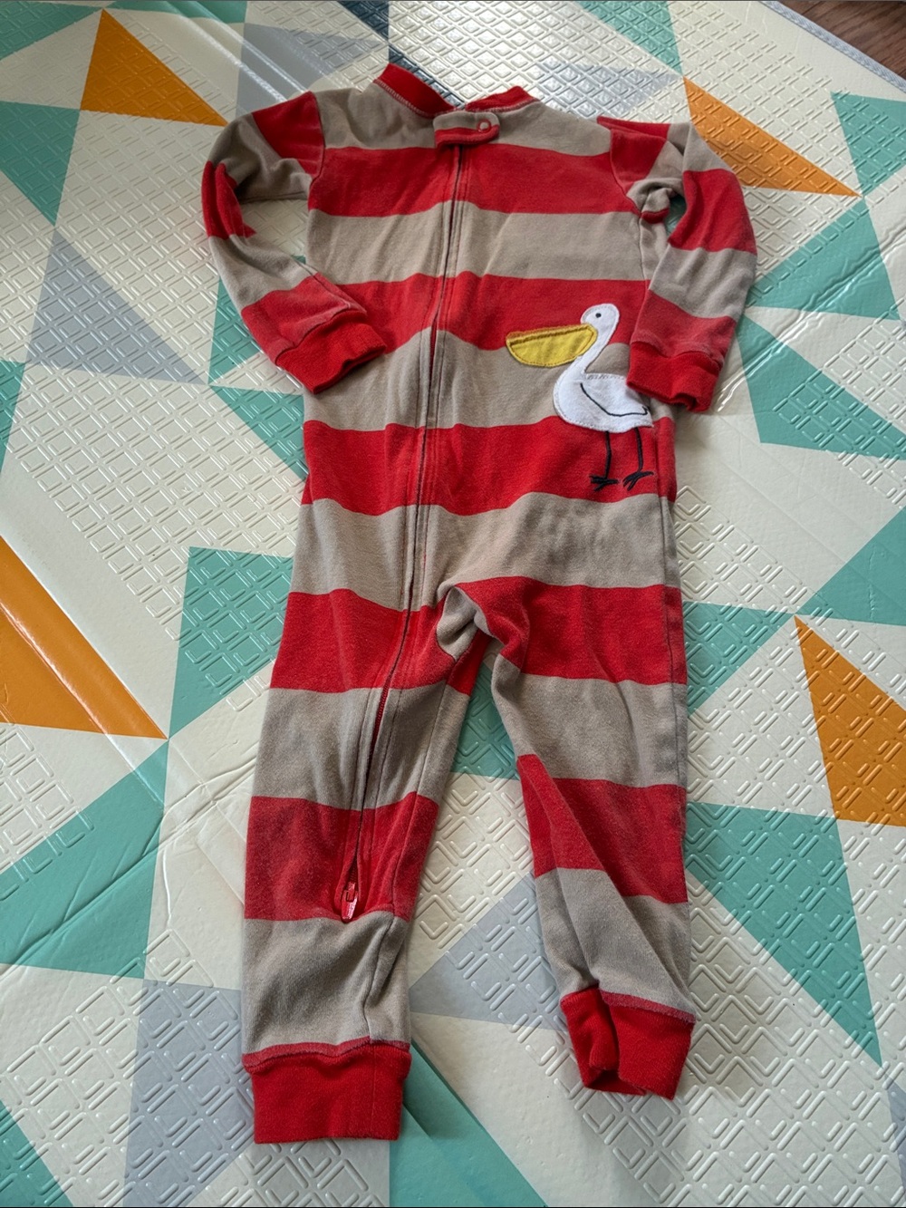 20/25$ 🧸 mStriped Red & Beige Kids One-Piece Pajamas with Pelican Applique